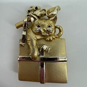 AJC Vintage Cat in Gift Box Brooch Gold Tone Christmas Holiday Pin